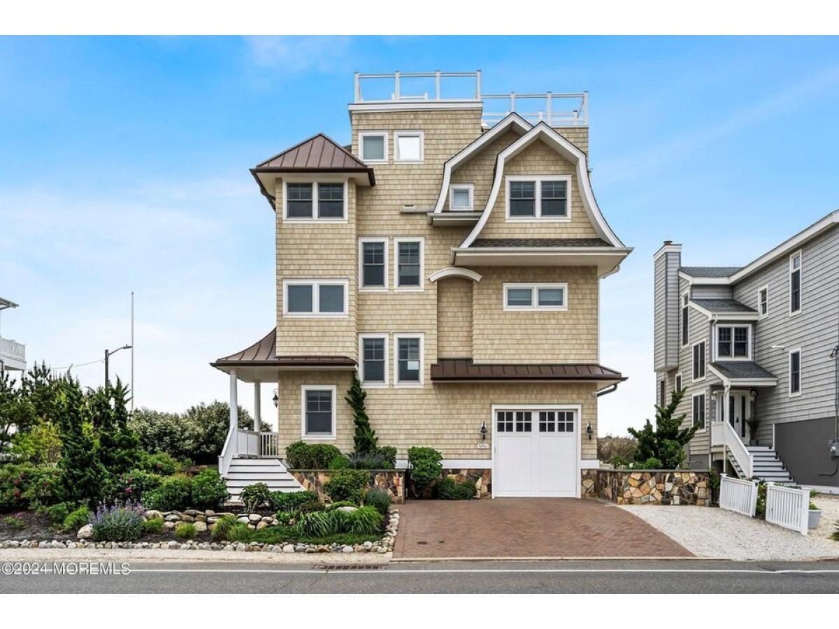 Picture of Home For Sale in Long Beach Twp, New Jersey, United States