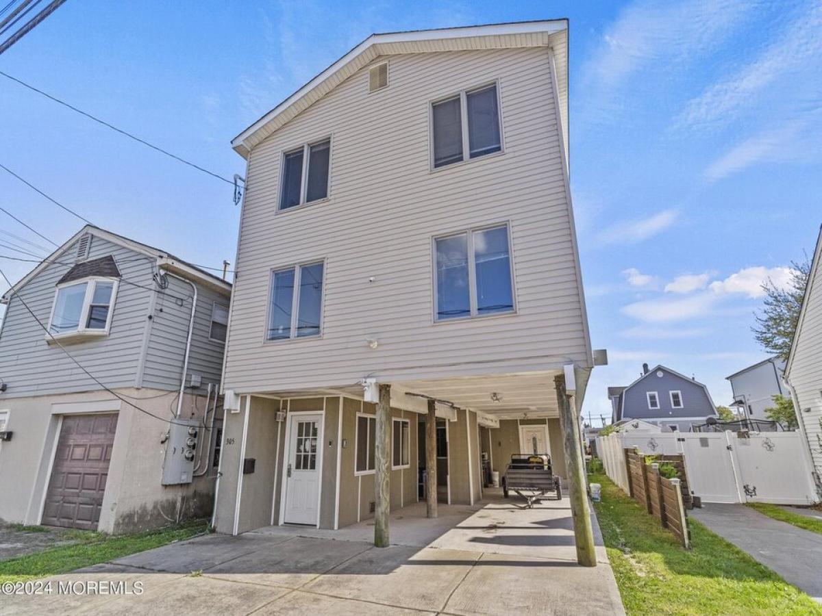 Picture of Home For Sale in Seaside Heights, New Jersey, United States