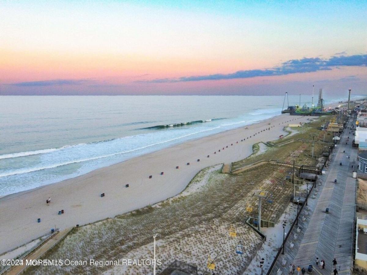 Picture of Home For Sale in Ortley Beach, New Jersey, United States