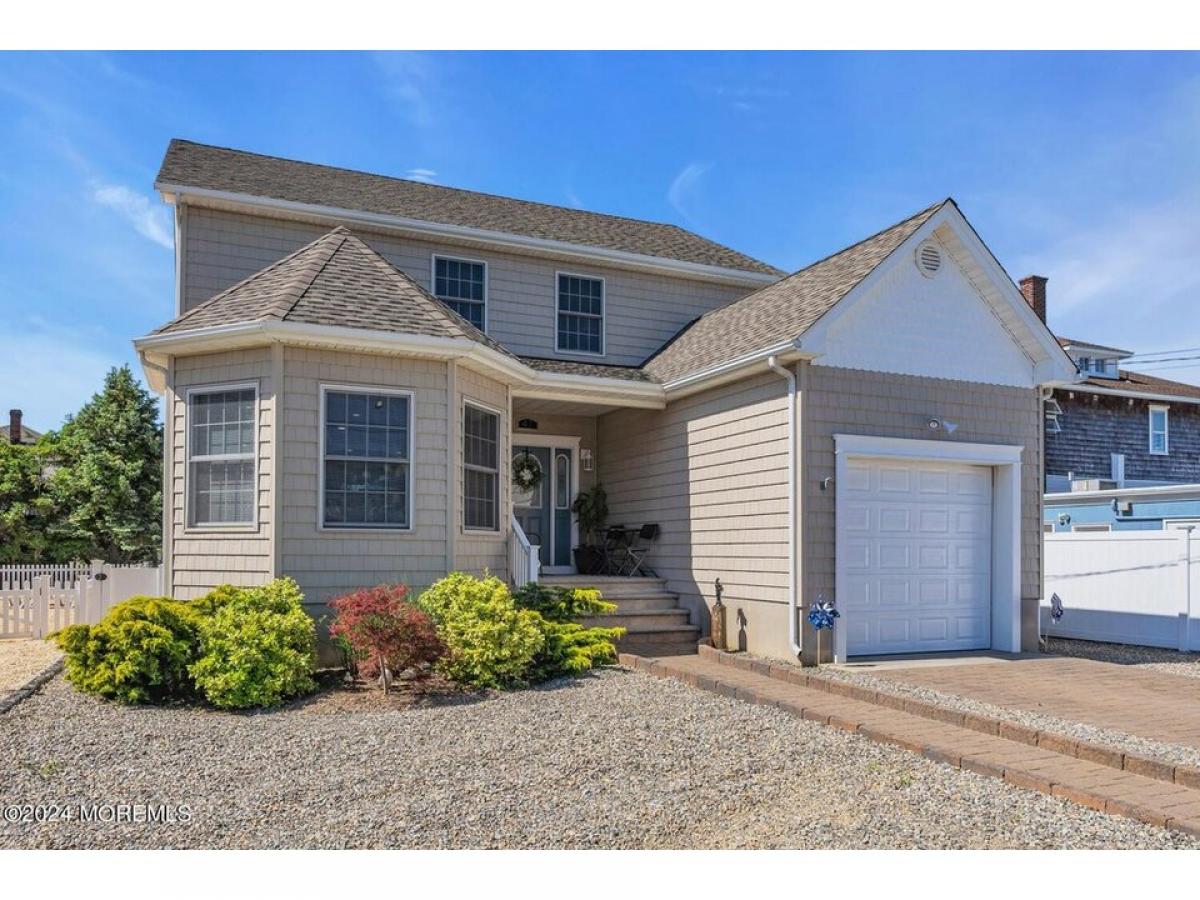 Picture of Home For Sale in Seaside Park, New Jersey, United States