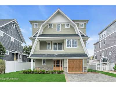 Home For Sale in Brielle, New Jersey