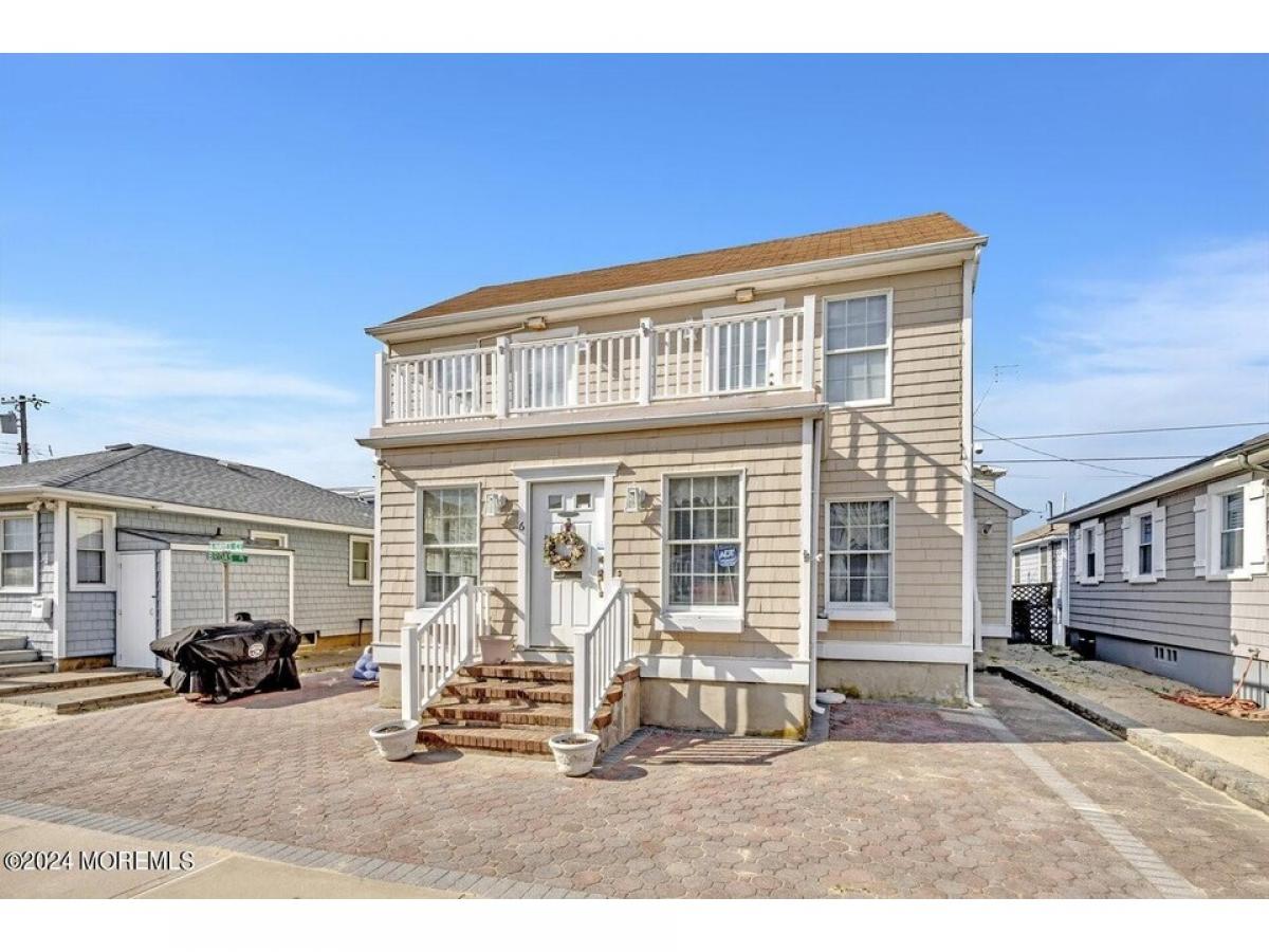 Picture of Home For Sale in Point Pleasant Beach, New Jersey, United States