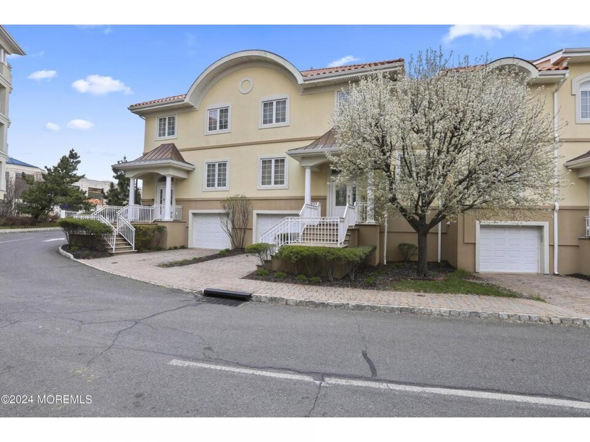 Picture of Home For Sale in Long Branch, New Jersey, United States