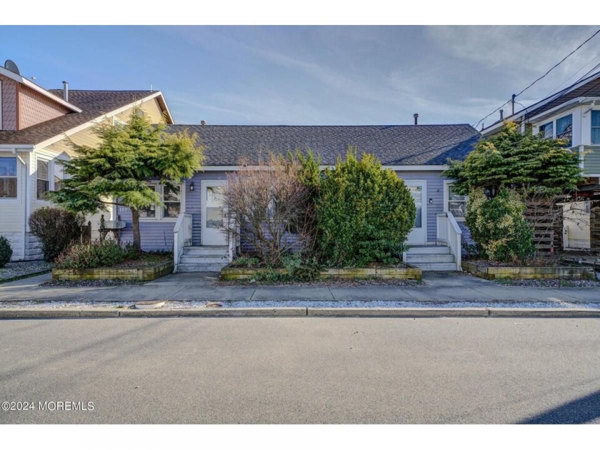 Picture of Home For Sale in Seaside Park, New Jersey, United States