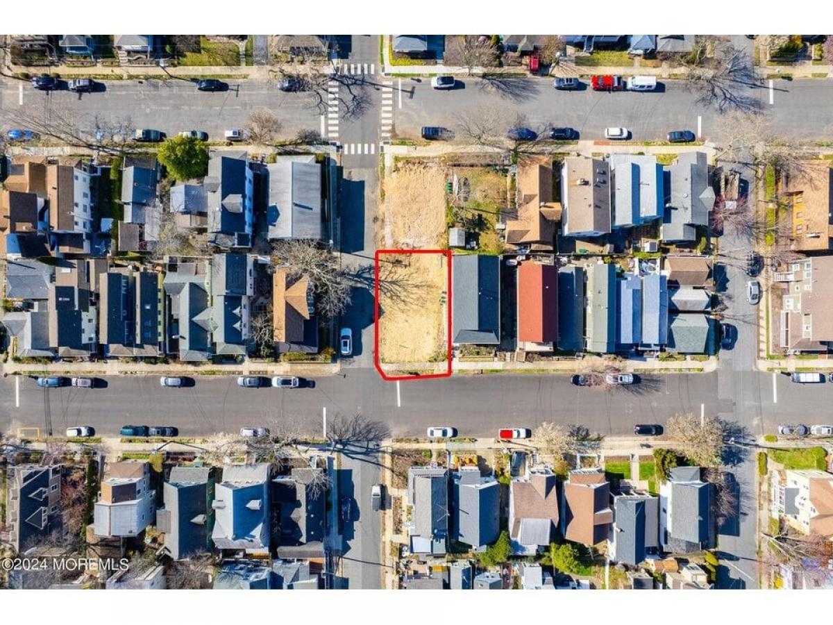 Picture of Home For Sale in Ocean Grove, New Jersey, United States