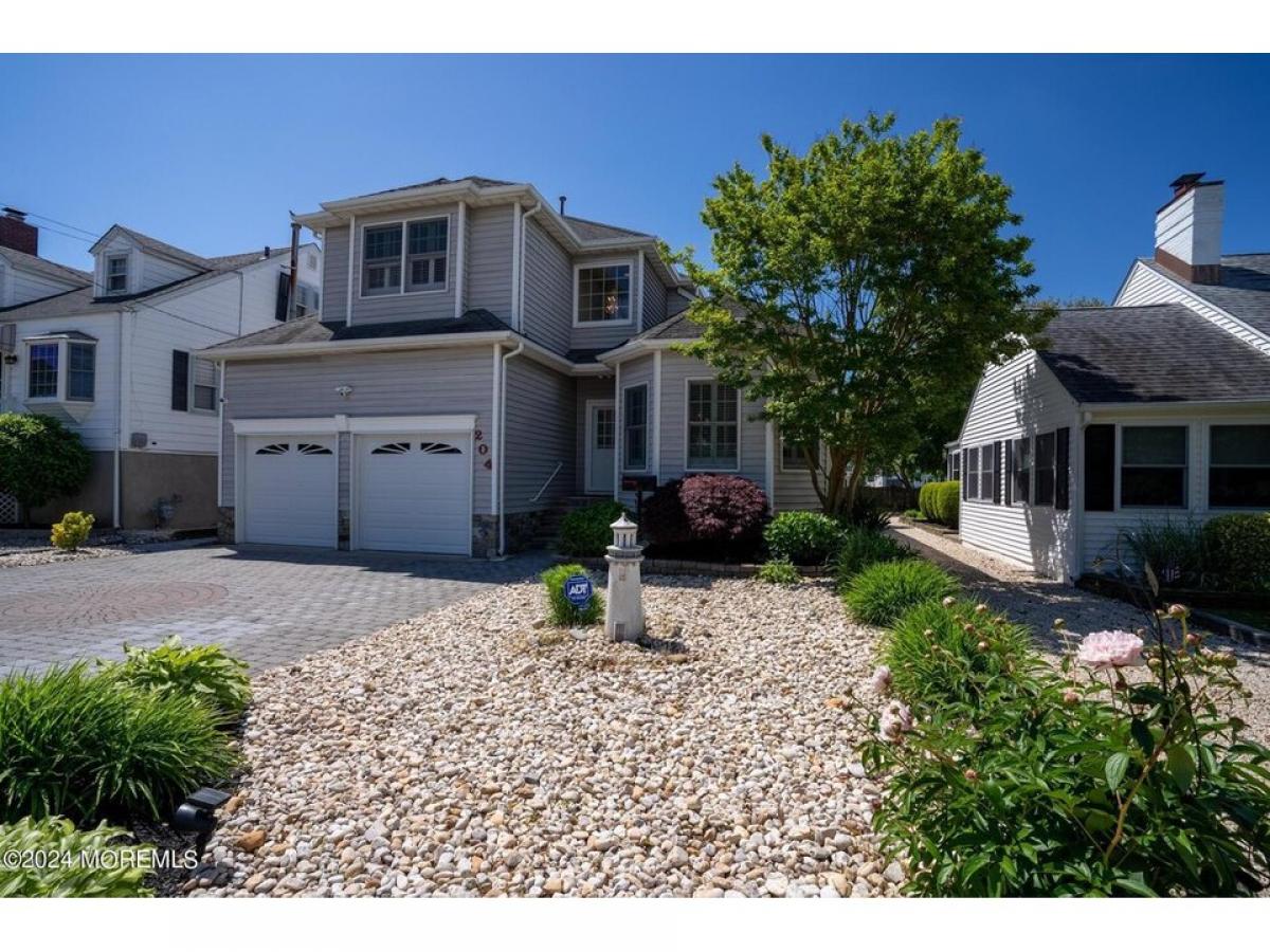 Picture of Home For Sale in Point Pleasant Beach, New Jersey, United States