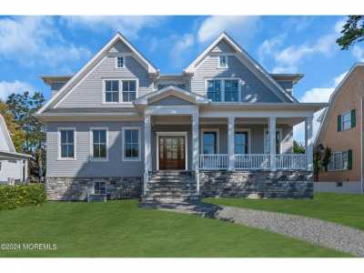 Home For Sale in Spring Lake, New Jersey