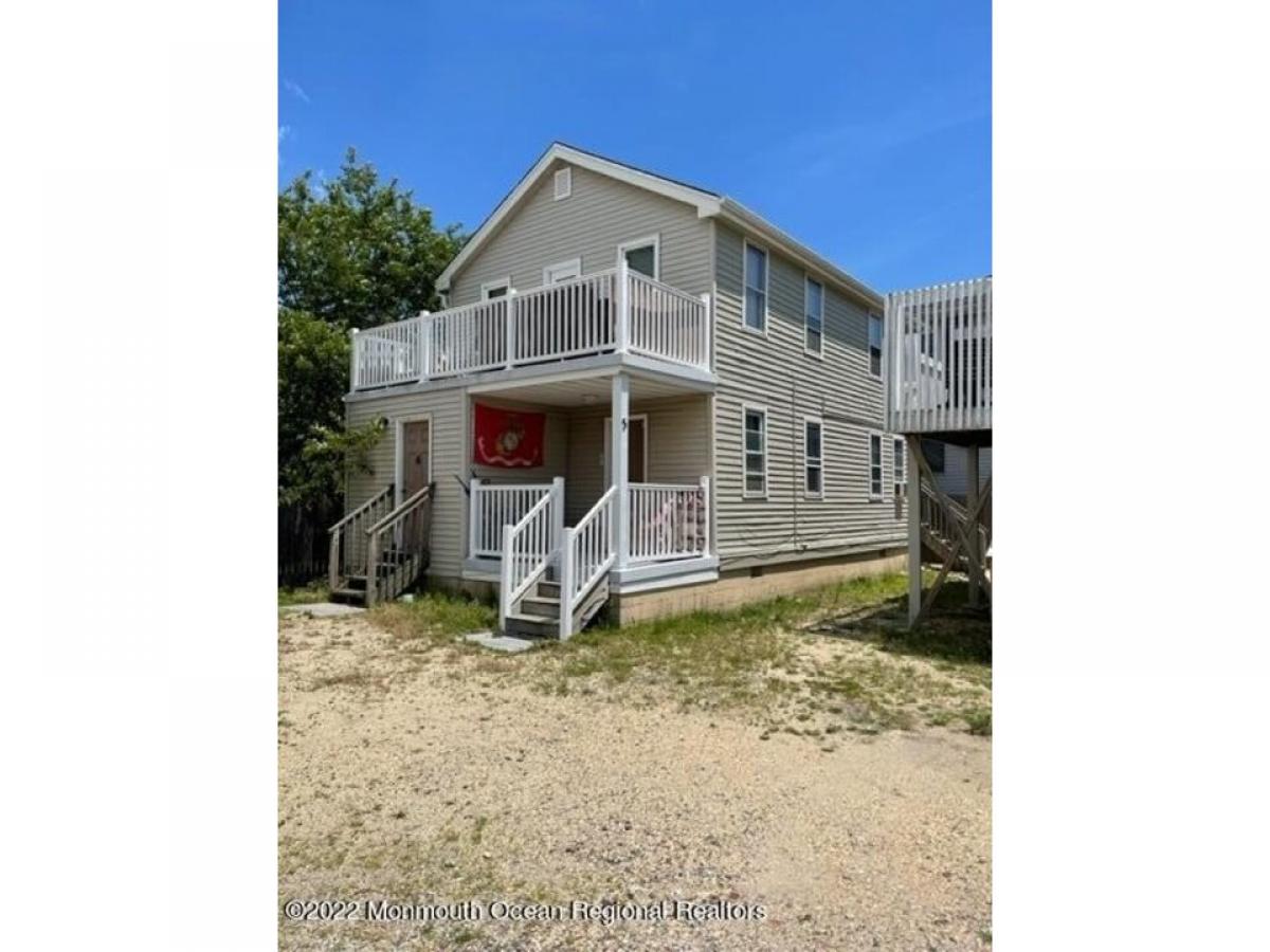 Picture of Home For Sale in Seaside Heights, New Jersey, United States