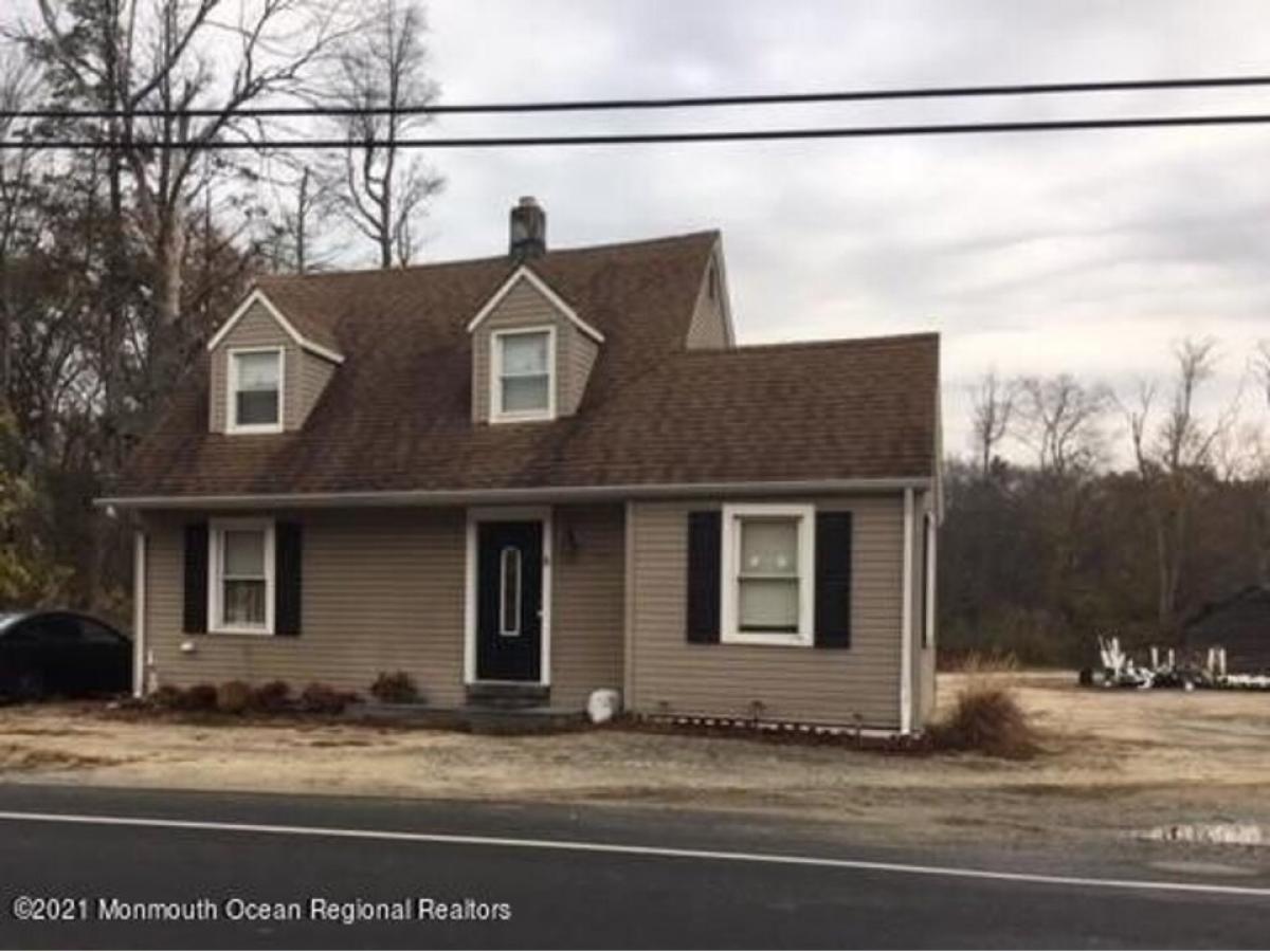 Picture of Home For Sale in Waretown, New Jersey, United States