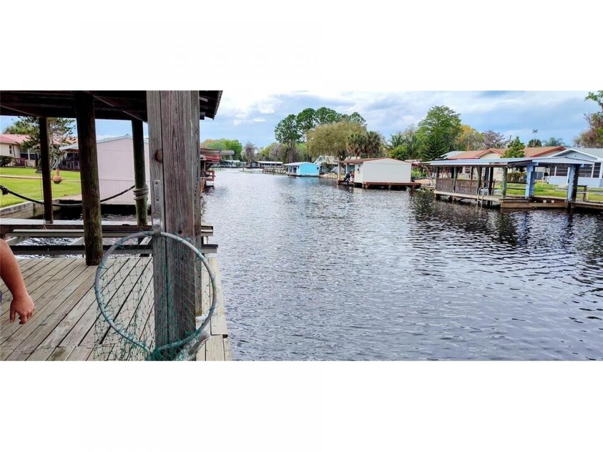 Picture of Home For Sale in Astor, Florida, United States