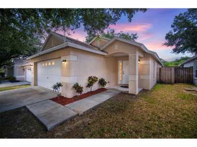 Home For Sale in Valrico, Florida