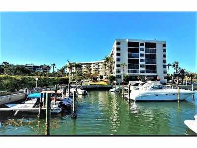 Home For Sale in Sarasota, Florida