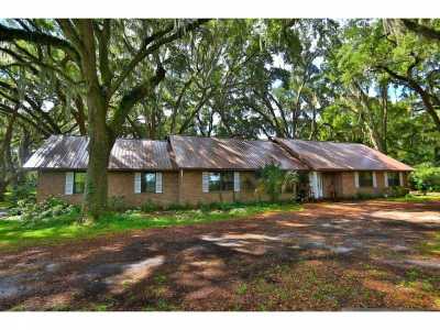 Home For Sale in Hawthorne, Florida