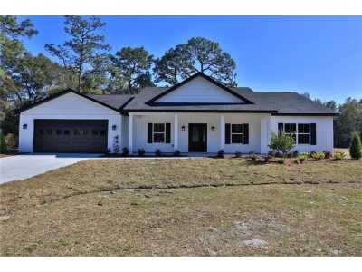 Home For Sale in Oxford, Florida