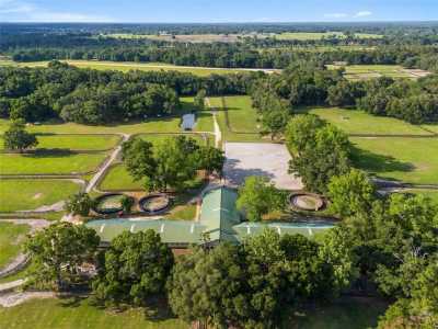 Home For Sale in Morriston, Florida