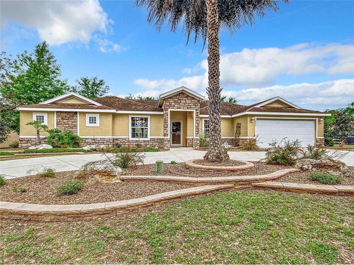 Picture of Home For Sale in Oxford, Florida, United States