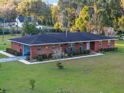 Home For Sale in Anthony, Florida