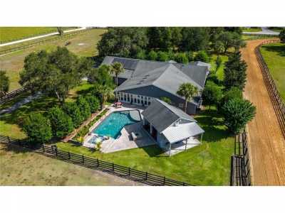 Home For Sale in Morriston, Florida