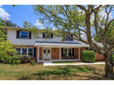 Home For Sale in Winter Springs, Florida