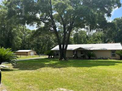 Home For Sale in Chiefland, Florida