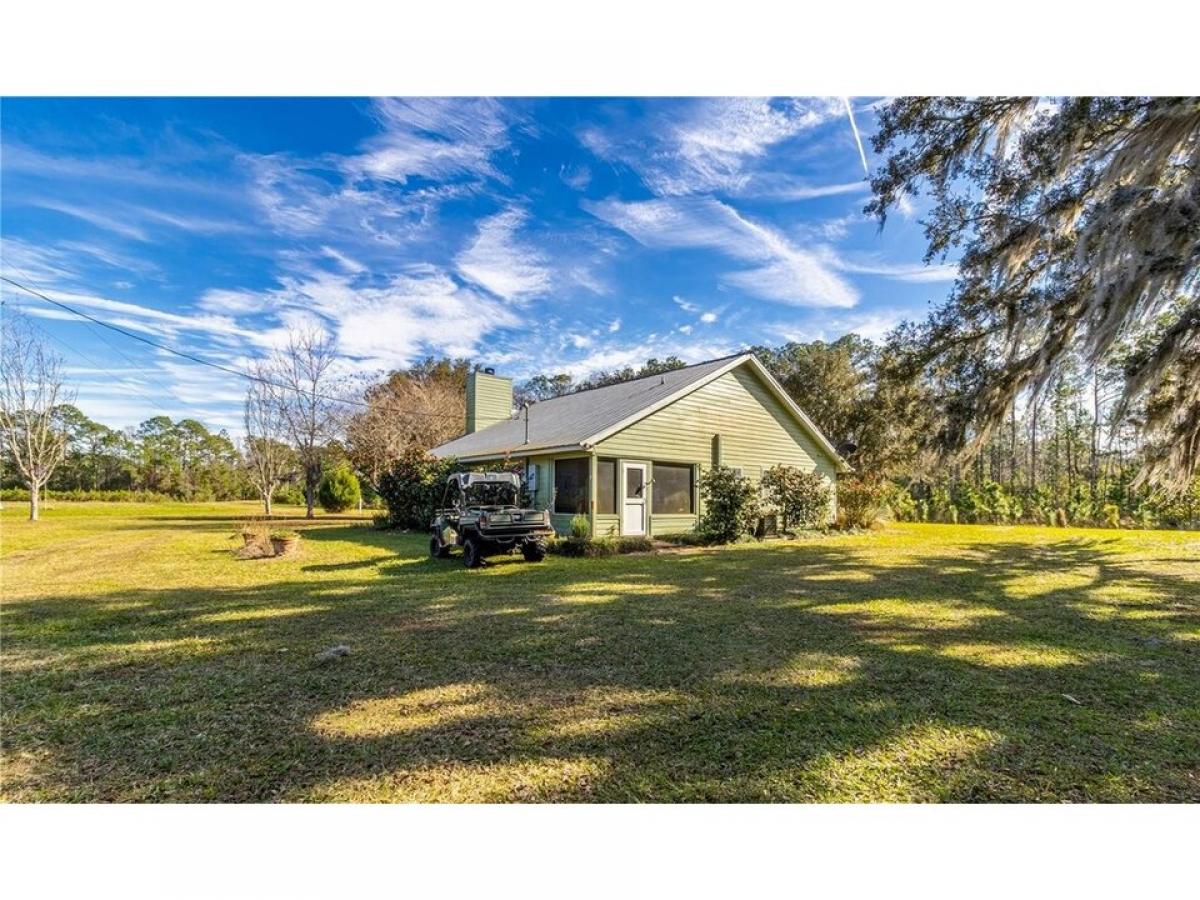 Picture of Home For Sale in Chiefland, Florida, United States