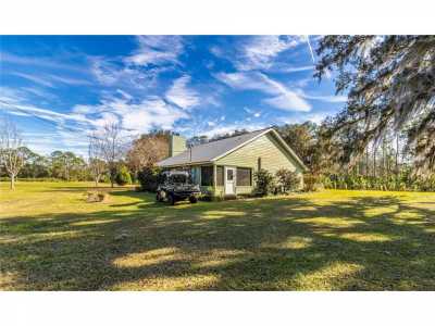 Home For Sale in Chiefland, Florida