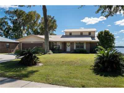 Home For Sale in Hampton, Florida