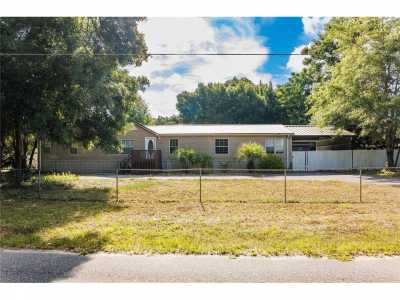 Home For Sale in Lady Lake, Florida