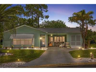 Home For Sale in Lady Lake, Florida