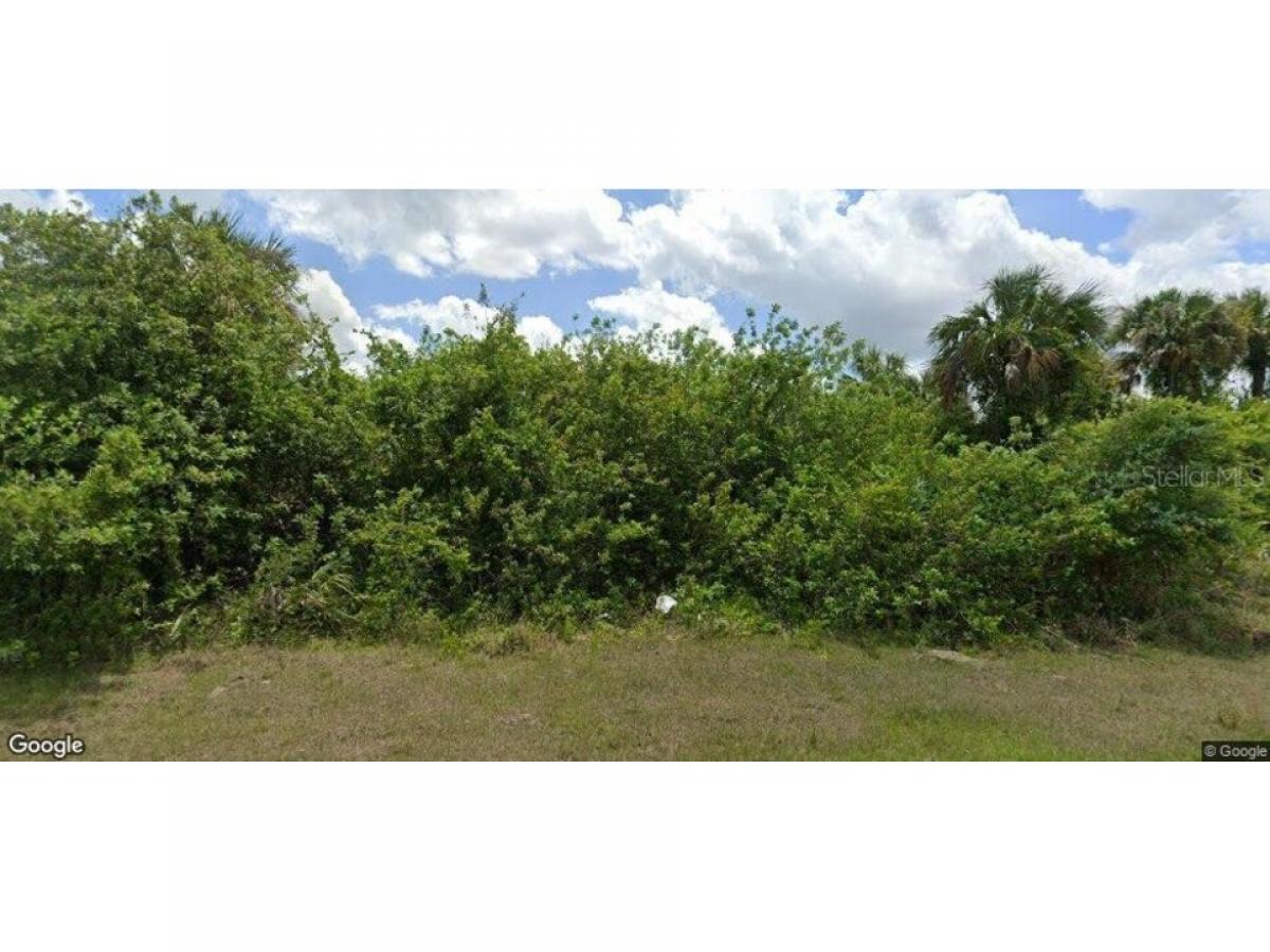 Picture of Residential Land For Sale in Lehigh Acres, Florida, United States