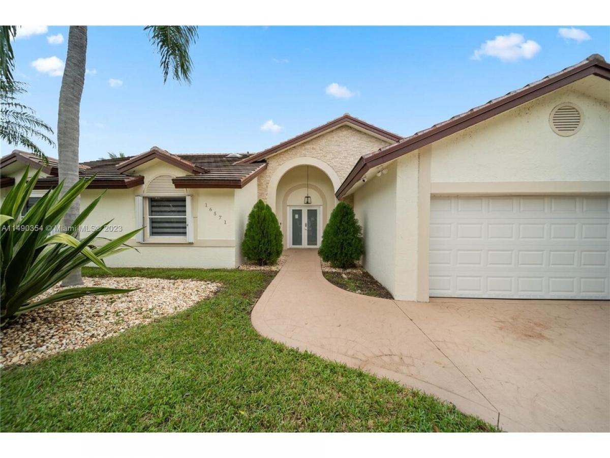 Picture of Home For Sale in Miami, Florida, United States