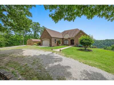 Home For Sale in Albany, Kentucky