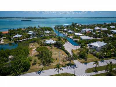 Home For Sale in Sugarloaf Key, Florida