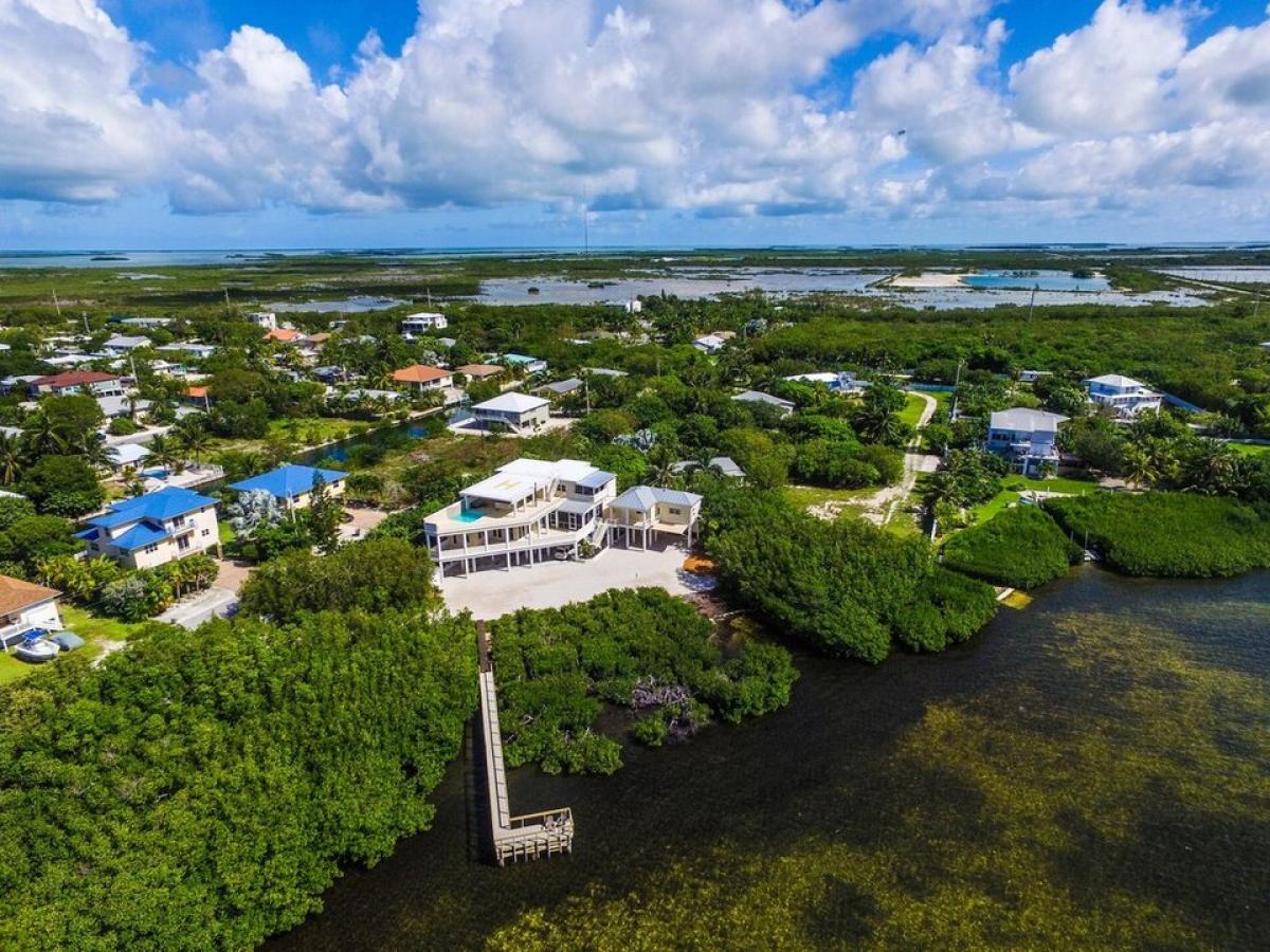 Picture of Home For Sale in Cudjoe Key, Florida, United States