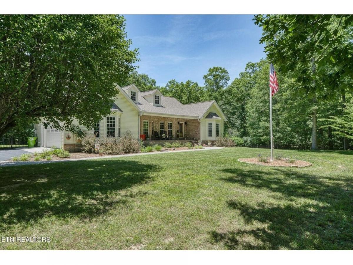 Picture of Home For Sale in Crossville, Tennessee, United States