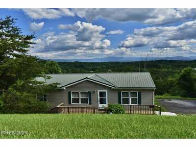 Home For Sale in Dandridge, Tennessee