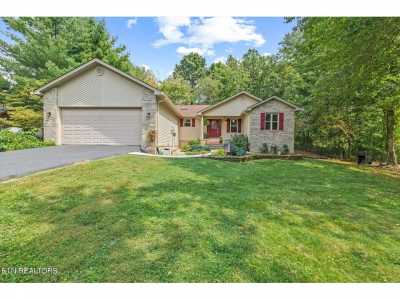 Home For Sale in Crossville, Tennessee