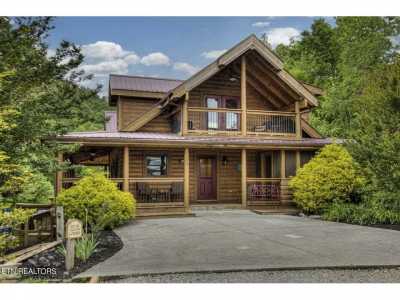 Home For Sale in Caryville, Tennessee