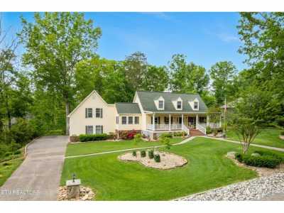 Home For Sale in Loudon, Tennessee