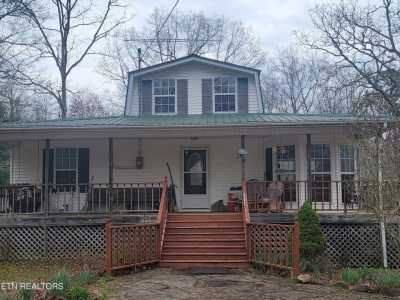 Home For Sale in Deer Lodge, Tennessee