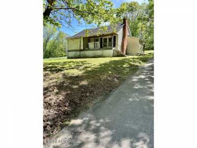 Home For Sale in Byrdstown, Tennessee