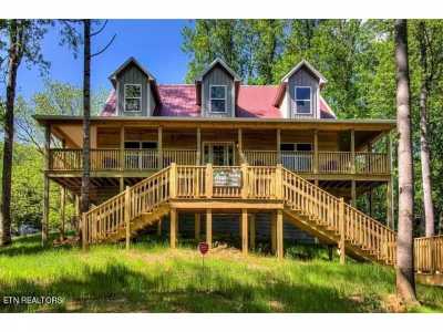 Home For Sale in Townsend, Tennessee