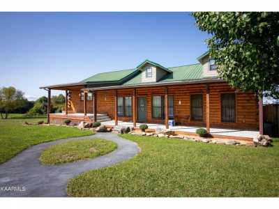 Home For Sale in Pikeville, Tennessee