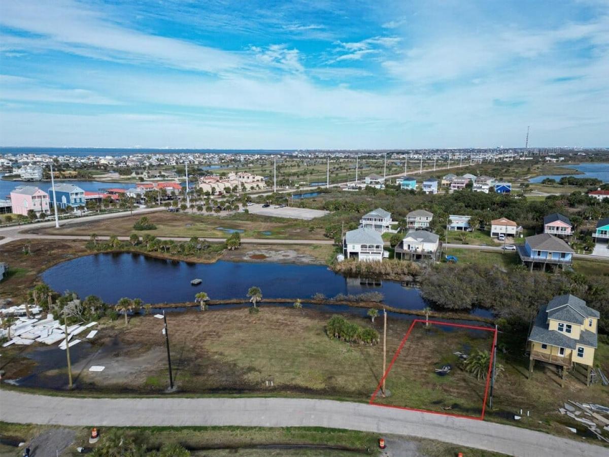 Picture of Home For Sale in Galveston, Texas, United States