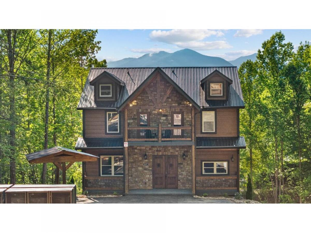 Picture of Home For Sale in Gatlinburg, Tennessee, United States