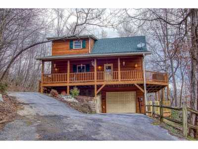 Home For Sale in Sevierville, Tennessee