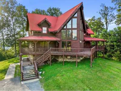 Home For Sale in Sneedville, Tennessee