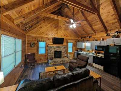 Home For Sale in Pigeon Forge, Tennessee