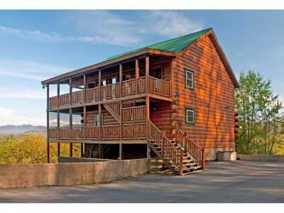 Home For Sale in Pigeon Forge, Tennessee