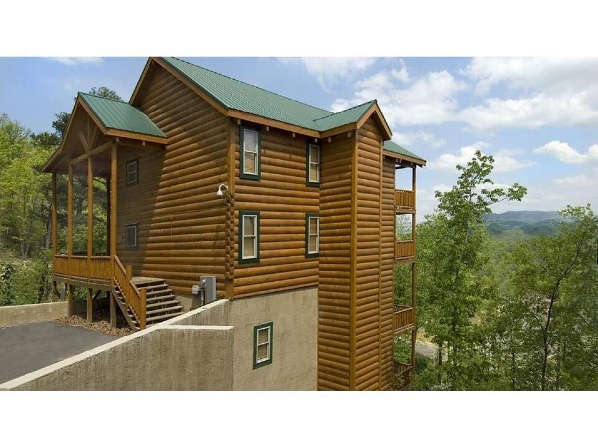 Picture of Home For Sale in Pigeon Forge, Tennessee, United States